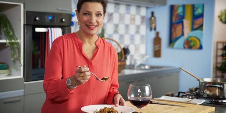 Επιστρέφει στη δημόσια τηλεόραση των ΗΠΑ το «Ελληνικό Τραπέζι»