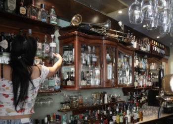 Ανοίγουν και οι εσωτερικοί χώροι το πρώτο 15θήμερο του Ιουνίου