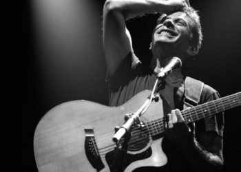 Ο Σωκράτης Μάλαμας Acoustic στο Παλαιό Ελαιουργείο της Ελευσίνας για τα Αισχύλια 2020!