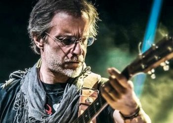 Ο Μίλτος Πασχαλίδης στο Θέατρο Πέτρας