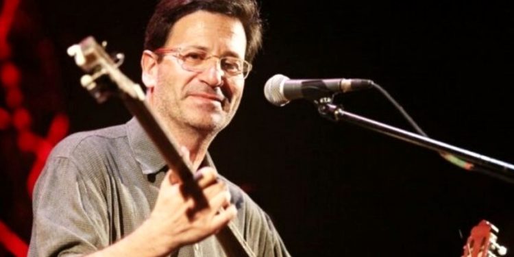 Πανικός  με την χθεσινή διαδικτυακή συναυλία του Θανάση Παπακωνσταντίνου – έπεσε η πλατφόρμα