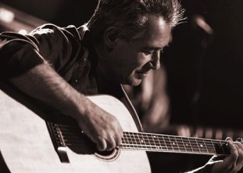 «Πιστεύω στο εμβόλιο αλλά θέλω να το κάνω τελευταίος» δηλώνει ο Παντελής Θαλασσινός