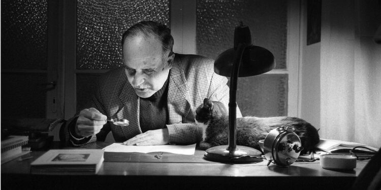 Ντίνος Χριστιανόπουλος – Ένας αμφιλεγόμενος άνθρωπος των γραμμάτων