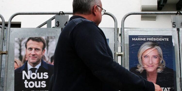 Γαλλία : Τι έδειξαν οι κάλπες στον πρώτο γύρο