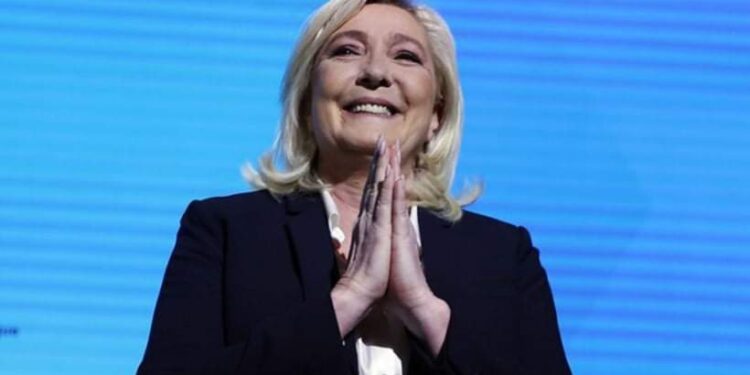 Γαλλία: Δημοψήφισμα εισηγείται η Μαρίν Λεπέν για θανατική ποινή.