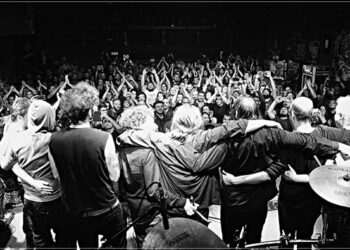 Υπόγεια Ρεύματα – Magic De Spell – Δημήτρης Μητσοτάκης στο Faliro Summer Theater