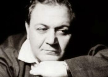 Μια Ελλάδα γεμάτη Μάνο Χατζιδάκι