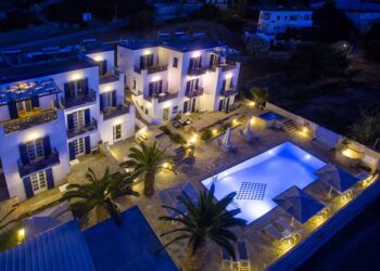 Ζήστε μια εξαιρετική εμπειρία στο Hotel Remvi Syros