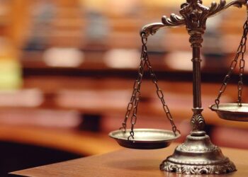 Έκθεση κόλαφος της Κομισιόν για το Κράτος Δικαίου στην Ελλάδα