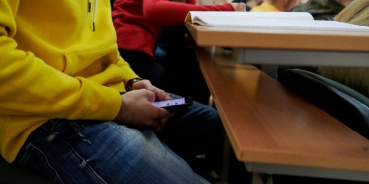 «Fake» εργασίες κατακλύζουν τα Ελληνικά Πανεπιστήμια