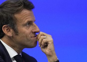 Εμανουέλ Μακρόν – Αποκαλύψεις που καίνε τον Γάλλο πρόεδρο