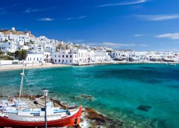 Ελληνικός τουρισμός: Πόλος έλξης οι Κυκλάδες