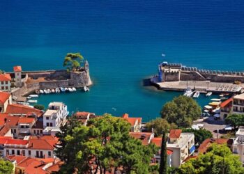 Ναύπακτος: Φινέτσα και ιστορία