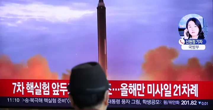 Εκτόξευση βαλλιστικού πυραύλου από τη Βόρεια Κορέα: Πανικός στην Ιαπωνία, κόσμος στα καταφύγια