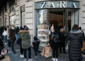 Νέο ωράριο καταστημάτων: Τι ισχύει για το Σάββατο