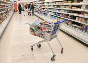Σούπερ μάρκετ: Τι είναι το «καλάθι 50 προϊόντων» για την ακρίβεια