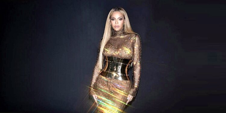 Μπιγιονσέ: η ημίγυμνη εμφάνισή της στα χρυσά που αφήνει ελάχιστα στη φαντασία…